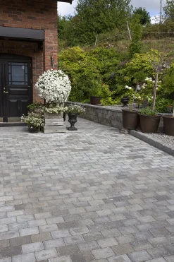 Aaltvedt Rådhus 1/2 XL belegningsstein gråmix