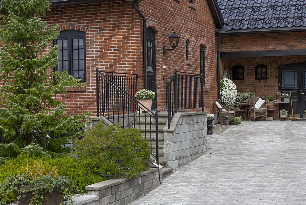 Aaltvedt Rådhus 1/2 XL belegningsstein gråmix