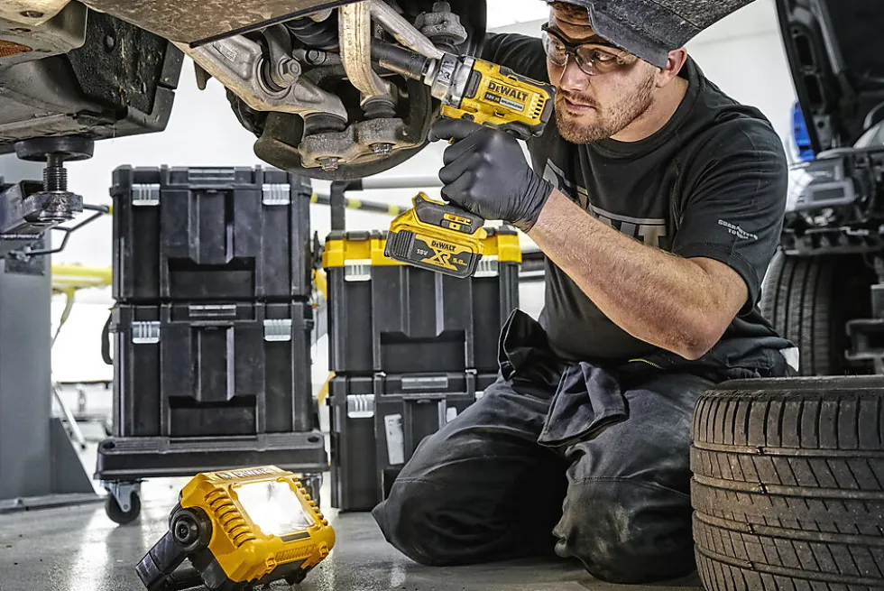 Arbeidslampe 12V/18V XR kompakt DCL077-XJ