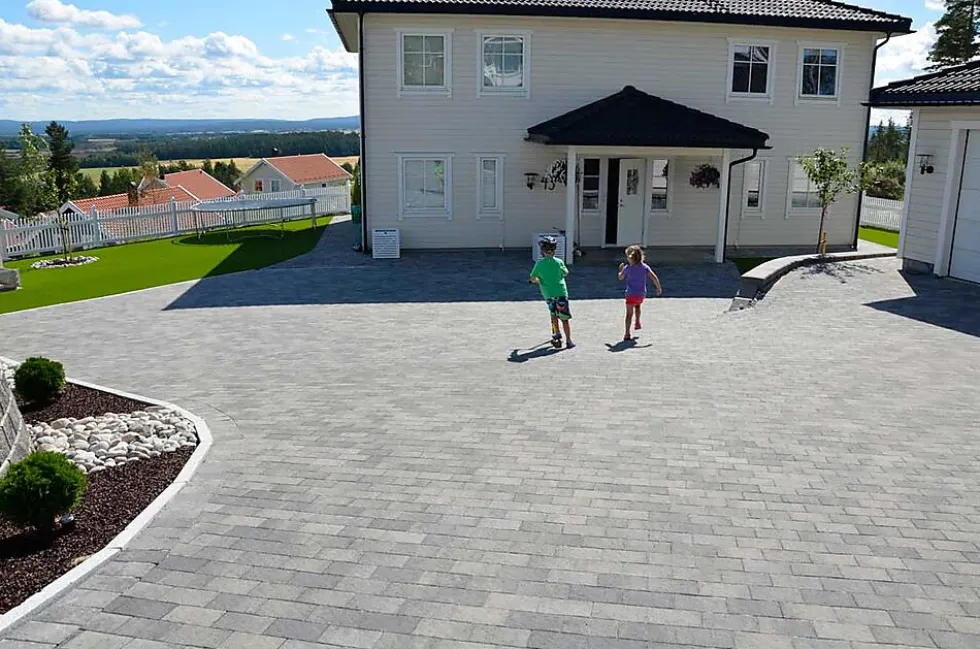 Asak Relieff belegningsstein 1/1 gråmix
