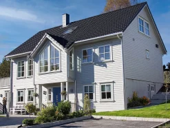 Bergene Holm utvendig kledning skygge grå falset 16x123 mm grunnet