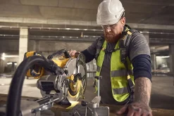 DEWALT Kapp- og gjærsag 18V, 305mm blad, naken