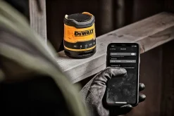 DEWALT USB-C DCR009 Høyttaler med Bluetooth funksjon