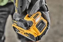 Drill 18v xr 90nm 5ah dcd800p2t 2x5ah batterier og lader