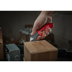 Foldekniv kompakt med integrert kutteblad