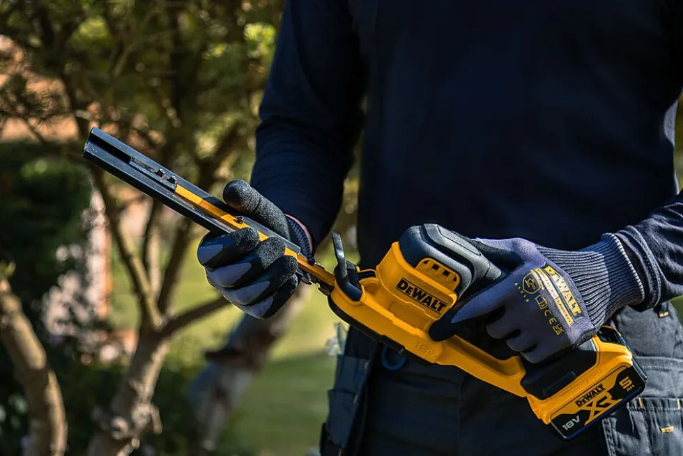 Hekksaks 18V 20cm 13mm DCMHT520N