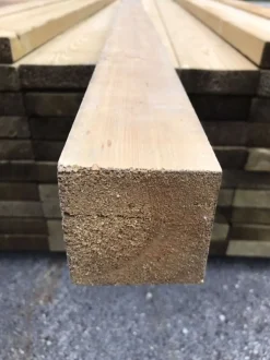 Justert lekt/rekke klasse 1 impregnert furu 73x73 mm