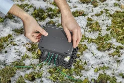 Ledningsboks for robotgressklipper