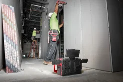 Milwaukee arbeidslampe M18 med 3000 lumen POALC-0