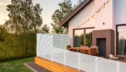 Terrassevegg i moderne spiledesign 118x176,5 cm
