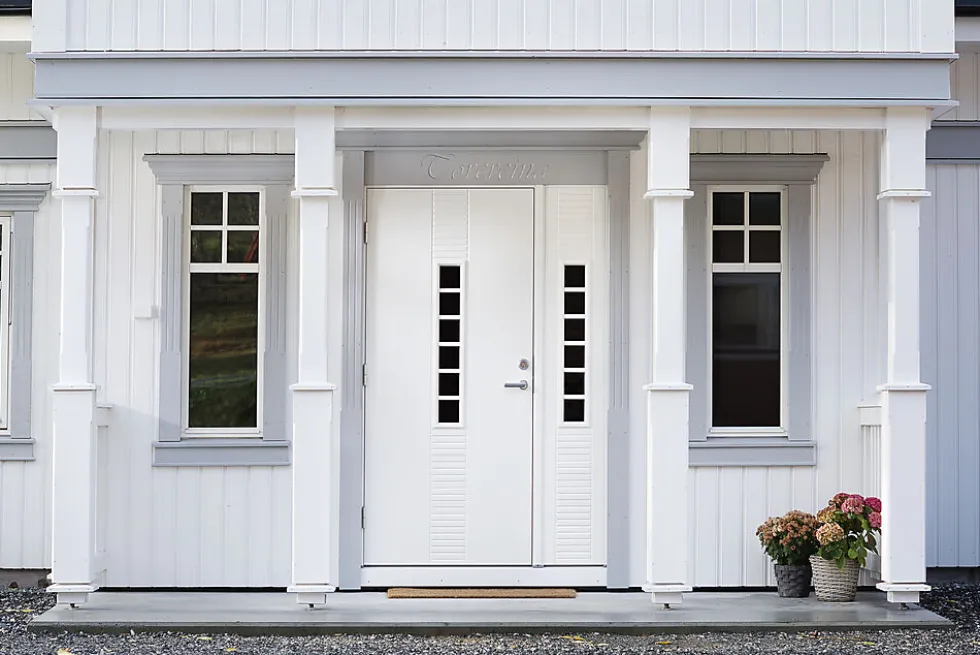 Ytterdør Lillehammer kompakt med glass svart høyre 100x210 cm
